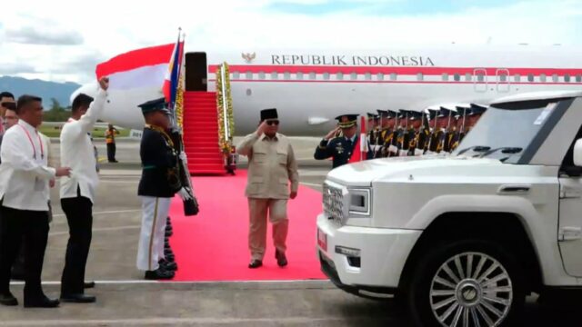 Hadiri KTT ke-48 ASEAN, Prabowo Naik Maung saat Tiba di Filipina

