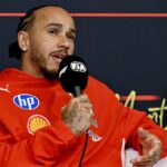 Hamilton chora pelo título do Arsenal enquanto pilotos trocam tempos de volta por conversa sobre futebol