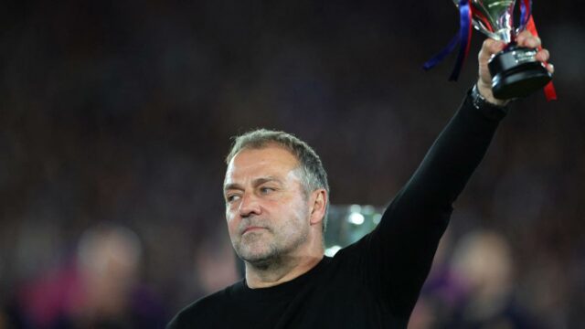 Hansi Flick emocionado após o Barcelona vencer a La Liga: Foi um dia difícil para mim, mas nunca esquecerei
