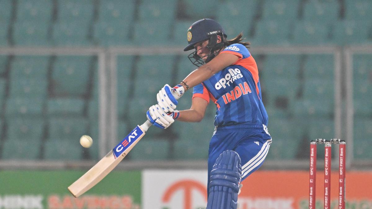 Harmanpreet Kaur se torna o segundo indiano depois de Smriti Mandhana a marcar 4.000 corridas no T20Is feminino