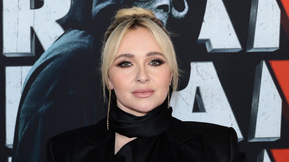 Hayden Panettiere diz que um vencedor do Oscar 'muito respeitado' mostrou seus testículos para ela quando ela tinha 19 anos