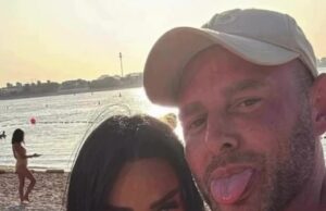 Heartbroken Katie Price canta uma música emocionante intitulada Get Here para o marido desaparecido Lee Andrews no último vídeo, apesar de postagens anteriores sobre como entrar em sua ‘era de retorno’ De coração partido, Katie Price cantou uma música emocionante para seu marido desaparecido, Lee Andrews, na sexta-feira, apesar de postagens anteriores sobre como entrar em sua 'era de retorno'