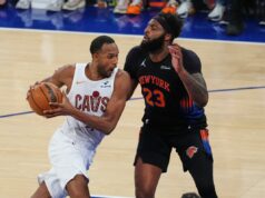 Heróis, zeros da vitória do Knicks no jogo 2 sobre os Cavaliers: Evan Mobley desaparece após início rápido Evan Mobley, que teve dificuldades após um início rápido, dirige sobre Mitchell Robinson durante a vitória dos Knicks por 109-93 no jogo 2 sobre os Cavaliers em 21 de maio de 2026 no Garden.
