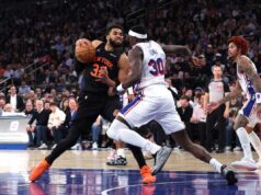 Heróis, zeros da vitória do jogo 2 dos Knicks sobre o 76ers: Karl-Anthony Towns limpou seu jogo O guarda do New York Knicks, Jalen Brunson (11), atira sobre o atacante do Philadelphia 76ers, Dominick Barlow (25).