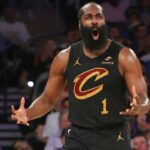 James Harden, que teve um jogo 1 difícil, reage após marcar durante o terceiro quarto da vitória dos Knicks por 115-104 no jogo 1 na prorrogação sobre os Cavaliers em 19 de maio de 2026 no Garden.