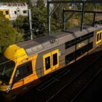 Homem acusado de apontar arma para passageiros de trem em Sydney