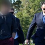 Homem acusado de roubar câmera da vítima do ataque terrorista em Bondi