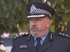 Homem auxilia polícia após corpo de mulher ser encontrado na rua de Perth O detetive da polícia de WA, inspetor Jayd Morawski.