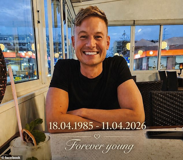 Homem morre após tentar 'desintoxicação' da moda usando droga feita Acredita-se que Kristian Trend, 40, seja o primeiro britânico a morrer depois de usar Kambo - poucos dias antes de seu aniversário de 41 anos