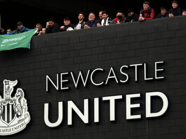 Howe diz que o desejo dos proprietários sauditas de sucesso no Newcastle permanece inalterado
