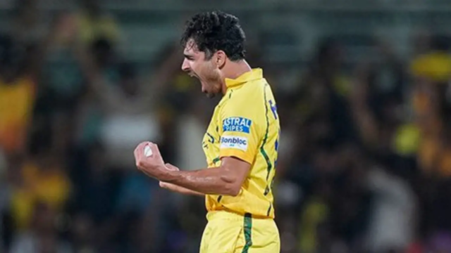 IPL 2026: Mukesh Choudhary e Akeal Hosein reivindicam postigos rápidos; SRH atinge 75 corridas
