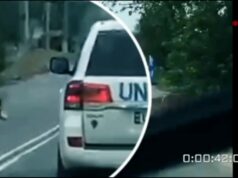 Imagens da ONU de um ataque de drone em um comboio marcado em Kherson, Ucrânia Imagens da ONU de um ataque de drone em um comboio marcado em Kherson, Ucrânia