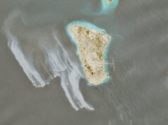Imagens de satélite mostram provável vazamento de petróleo na ilha de Kharg, no Irã Imagens de satélite mostram provável vazamento de petróleo na ilha de Kharg, no Irã