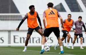 Imprensa espanhola reage à briga de Aurelien Tchouameni e Federico Valverde com alegação de ‘pode ser vendido’ em meio a ligações com o Man Utd Imprensa espanhola reage à briga de Aurelien Tchouameni e Federico Valverde com alegação de 'pode ser vendido' em meio a ligações com o Man Utd