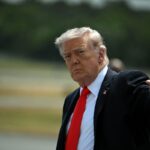 Índice de aprovação de Donald Trump cai para o mais baixo de todos os tempos em pesquisas