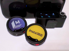 Insta360 revela Mic Pro com display E-Ink personalizável Renderizações do Insta360 Mic Pro de frente, em ângulo, lateral e atrás.