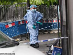 Investigação policial antiterrorista lançada após antiga sinagoga ser alvo de novo ‘ataque criminoso’ em Londres Investigadores forenses estão realizando investigações em uma antiga sinagoga na Nelson Street, em Whitechapel, leste de Londres.