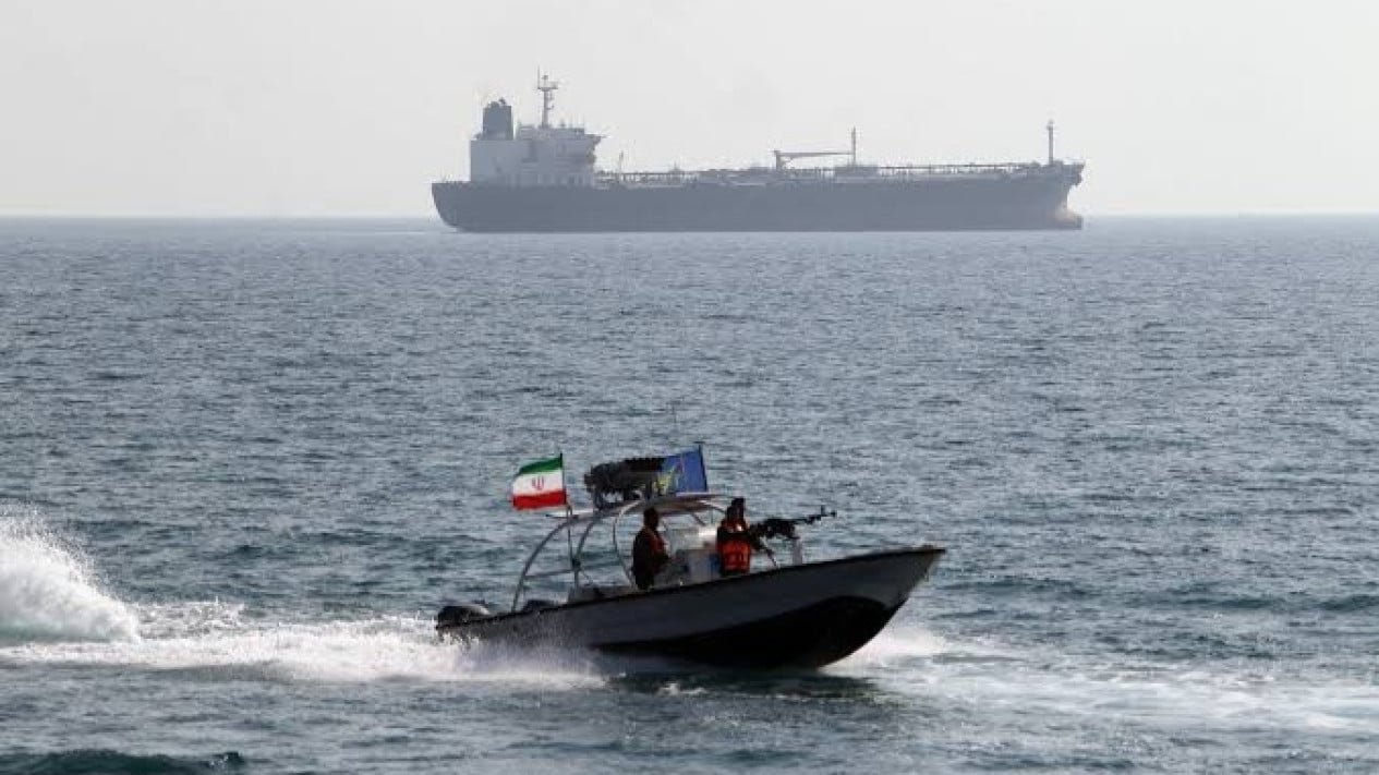 Irã Beri Hak Istimewa China e Rússia Melintas Selat Hormuz