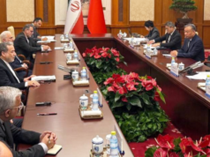 Irã elogia a China enquanto Trump voa para Pequim Irã elogia a China enquanto Trump voa para Pequim