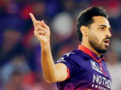 Irfan Pathan explica a história de sucesso de Bhuvneshwar Kumar na liga em andamento Irfan Pathan explica a história de sucesso de Bhuvneshwar Kumar na liga em andamento