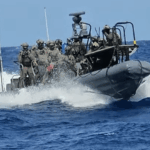 Israel começa a deportar ativistas da flotilha de ajuda a Gaza em meio a protestos globais