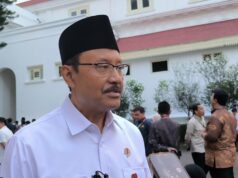 Isu Mark Up Harga Sepatu Sekolah Rakyat, Gus Ipul: Bukan Zamannya Lagi Otak-atik APBN Isu Mark Up Harga Sepatu Sekolah Rakyat, Gus Ipul: Bukan Zamannya Lagi Otak-atik APBN