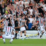 Jacob Devaney impressiona no play-off da Premiership da Escócia e agora retorna ao Man Utd em missão