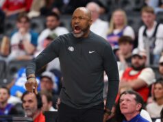 Jamahl Mosley consegue o cargo de treinador principal do Pelicans duas semanas após a demissão do Magic Os Pelicanos contrataram Jamahl Mosley como seu novo treinador principal.