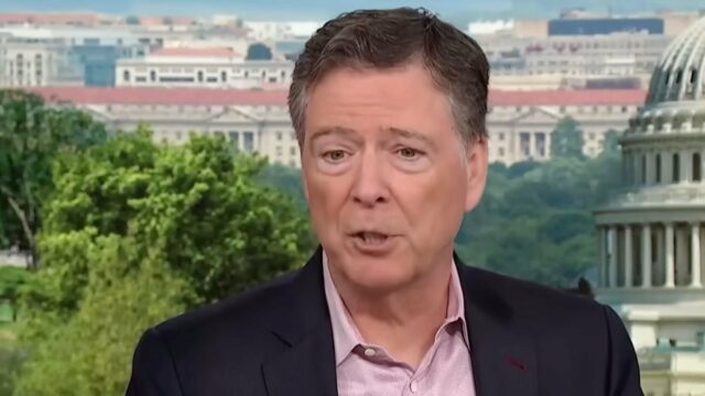 James Comey rasga a 'obsessão' de Trump por ele em Joe Rogan