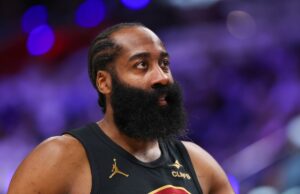 James Harden aponta o motivo da derrota dos Cavaliers no jogo 1 James Harden #1 of the Cleveland Cavaliers