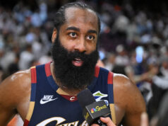 James Harden, dos Cavaliers, se recupera com aquisição tardia no jogo 3 James Harden Cavaliers x Pistons NBA Playoffs, jogo 3