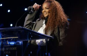Janet Jackson pede paz, George Clinton se apresenta com Erykah Badu no Grammy Hall of Fame Gala Janet Jackson pede paz, George Clinton se apresenta com Erykah Badu no Grammy Hall of Fame Gala