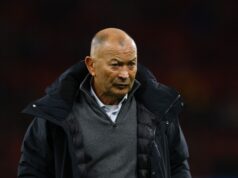 Japão suspende o técnico australiano de rugby Jones por abusar verbalmente de dirigentes Japão suspende o técnico australiano de rugby Jones por abusar verbalmente de dirigentes