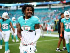 Jaylen Waddle pode fazer a diferença para os Broncos em 2026 Jaylen Waddle #17 of the Miami Dolphins.