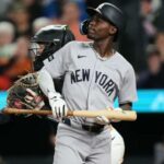 Jazz Chisholm Jr. reage após ser eliminado na nona entrada da derrota dos Yankees para os Orioles em 11 de maio de 2026 em Baltimore.