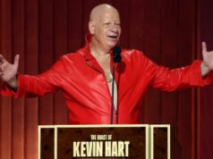 Jeff Ross sobre a ‘tensão real’ por trás do ‘Roast of Kevin Hart’, sua piada favorita e quem ele quer espetar em seguida (EXCLUSIVO) Jeff Ross sobre a 'tensão real' por trás do 'Roast of Kevin Hart', sua piada favorita e quem ele quer espetar em seguida (EXCLUSIVO)