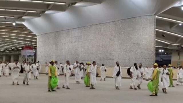 Jemaah Haji Indonésia Dilarang Lempar Jumrah Pukul 10h00-14h00, Alasannya Cuaca Terik dan Padat

