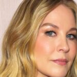 Jenna Elfman se junta a Stephen Fry no drama da Fox 'The Interrogator'