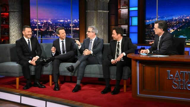 Jimmy Kimmel, John Oliver, Seth Meyers e Jimmy Fallon discutem a obsessão de Donald Trump com o Late-Night no 'Late Show' de Stephen Colbert: 'Aprecio que ele esteja assistindo televisão linear'
