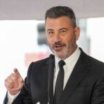 Jimmy Kimmel chora e chama Adam Carolla de seu ‘parceiro de vida’ na cerimônia da Calçada da Fama de Hollywood: ‘Se isso parece gay para você, foi e é’