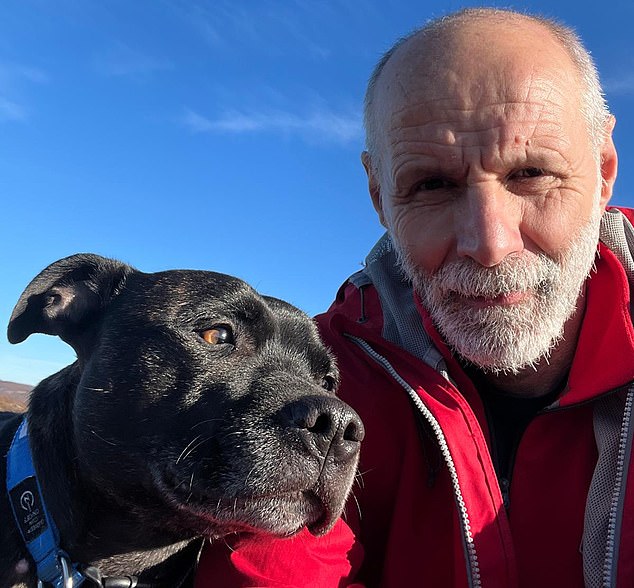 Os moradores locais passaram três dias procurando pelo funcionário Jock, que se libertou das garras do proprietário Andrew Charleton durante uma de suas caminhadas em Northumberland