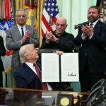 Joe Rogan mantém posição contra a guerra no Irã, apesar dos esforços de Trump para reconquistá-lo