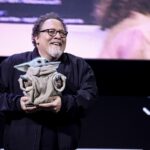 Jon Favreau diz que Baby Yoda se tornou um balão do desfile da Macy's fez com que o sucesso de Grogu parecesse “outro nível”