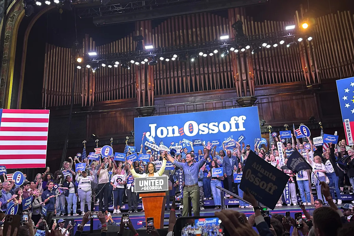 Jon Ossoff e Keisha Lance Bottoms mostram vantagem na Geórgia enquanto os republicanos lutam no segundo turno