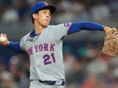 Jonah Tong permanece no Mets após uma forte saída em troca de menores Jonah Tong lançou três entradas sem gols na derrota do Mets para os Marlins em 22 de maio de 2026 em Miami.
