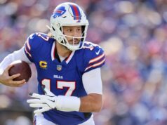 Josh Allen deveria estar todo sorridente com essa projeção de contas antecipadas Josh Allen #17 of the Buffalo Bills