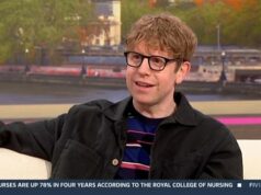 Josh Widdicombe tenta se esquivar das perguntas do Strictly enquanto se recusa a confirmar os rumores do anfitrião em uma entrevista excruciante do GMB Josh Widdicombe tentou se esquivar das perguntas do Strictly enquanto se recusava a confirmar os rumores de que seria o apresentador da série em uma torturante entrevista do Good Morning Britain na terça-feira.