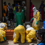 Jovens invadem um hospital do Congo que trata de pacientes com Ebola para exigir corpos de seus parentes