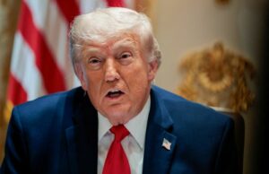 Juiz dos EUA se recusa a bloquear ordem executiva de votação por correio de Trump Juiz dos EUA se recusa a bloquear ordem executiva de votação por correio de Trump