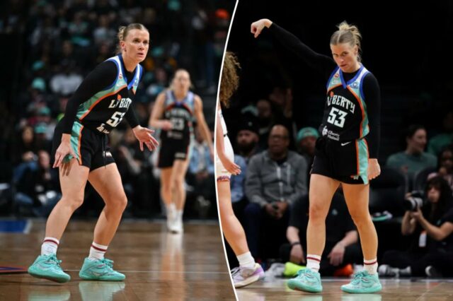 Julie Vanloo #53 do New York Liberty reage durante o quarto período contra o Connecticut Sun.